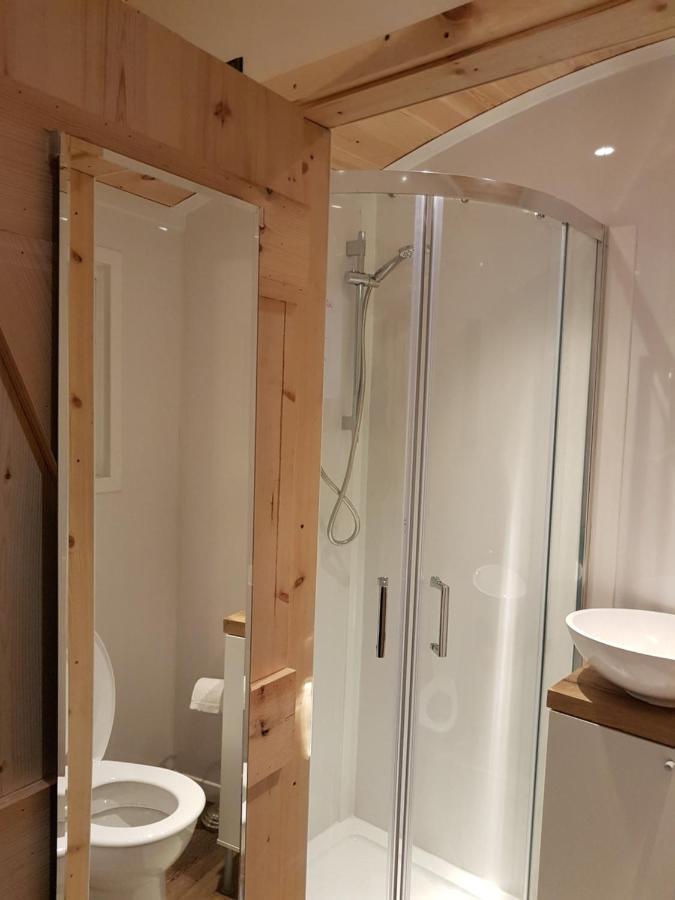 Waterside Shepherds Hut *