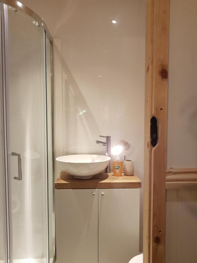 Chalet Waterside Shepherds Hut York